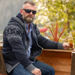 STRICKJACKE RUNA
